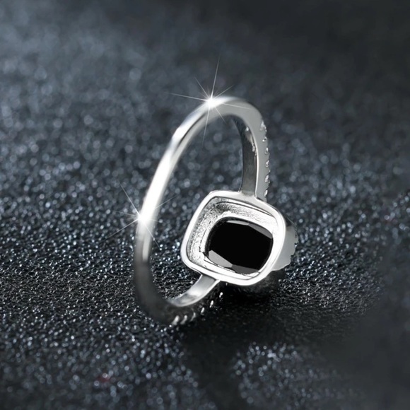 WEDDING RING - Picture 3 of 7